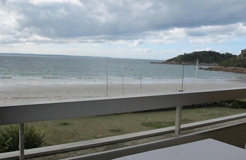 Trebeurden Apartment | Apartment SUPERB SEA VIEW, facing the beach of Tresmeur in TREBEURDEN