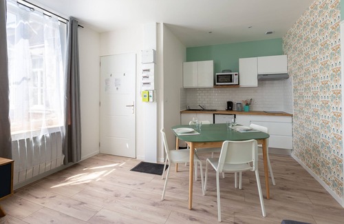 Saint-Quentin Apartment | Apartment-Superior-Ensuite with Shower