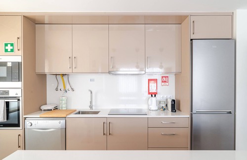 Darque Apartment | Apartment 'Surf and Chill House' with Mountain View, Wi-Fi and Air Conditioning