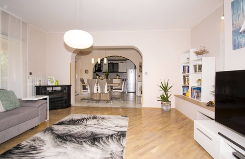 Gregovica Apartment | Apartment surrounded by greenery in a quiet location