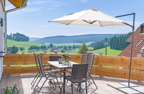 Schollach Apartment | Apartment 'Talblick' with Shared Terrace, Shared Garden and Wi-Fi