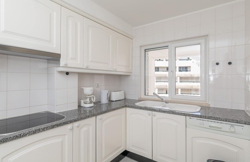 Alporchinhos Apartment | APARTMENT TANSY DIRECTLY BY THE SEA WITH A DREAM SEA VIEW AND POOL