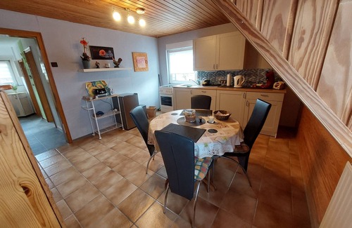 Hilchenbach Apartment | Apartment 'Tati's Ferienwohnung' with Shared Terrace, Shared Garden and Wi-Fi