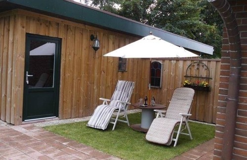 Haselund Apartment | Apartment 'Timmsen Haselund' with Shared Garden, Balcony and Wi-Fi