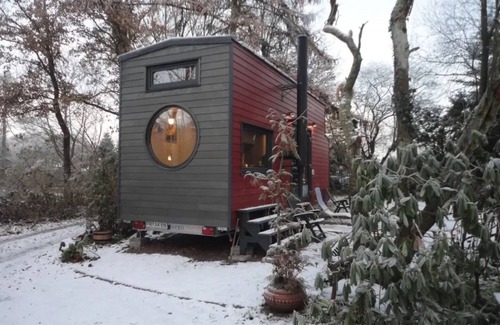Grafschaft Apartment | Apartment "Tiny House" with Shared Garden & Wi-Fi
