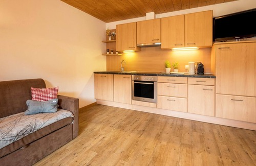 Feldthurns Apartment | Apartment "Toni Kathrin" with Mountain View, Shared Sauna and Garden