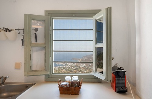 Serifos Apartment | Apartment "Traditional Hora House" with Private Terrace & Air Conditioning