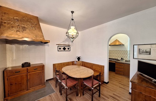 Udine Apartment | Apartment-Traditional-Private Bathroom-Courtyard view