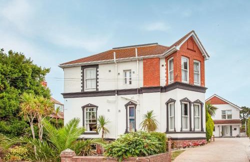 Roundham House | Apartment Two - Uk39835