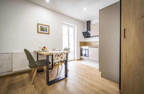 Bad Reichenhall Apartment | Apartment UNTERSBERG: 2-room apartment for 1-2 persons, glass-roofed balcony