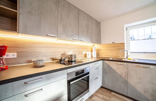 Tirolo Apartment | Apartment "Unterortsgut" with Private Garden & Wi-Fi