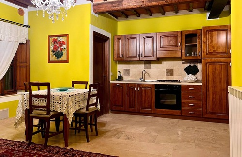 Foiano della Chiana Apartment | Apartment 'Verbena' with Shared Pool, Wi-Fi and Air Conditioning