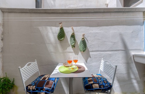 San Cataldo Apartment | Apartment 'Vista Mare' with Sea View, Private Terrace and Air Conditioning