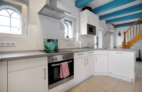Pellworm Apartment | Apartment 'Vogelkoje' with Private Terrace, Shared Garden and Wi-Fi