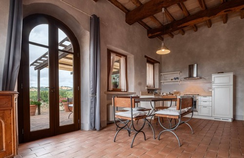 Manciano Apartment | Apartment 'Vulcinea In Poggio Rocco' with Private Terrace, Wi-Fi and Air Conditioning