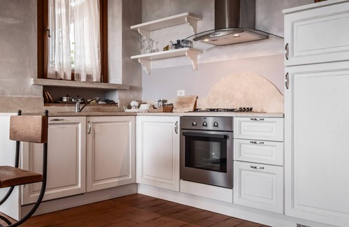 Manciano Apartment | Apartment 'Vulcinea In Poggio Rocco' with Private Terrace, Wi-Fi and Air Conditioning