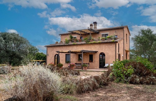 Manciano Apartment | Apartment 'Vulcinea In Poggio Rocco' with Private Terrace, Wi-Fi and Air Conditioning