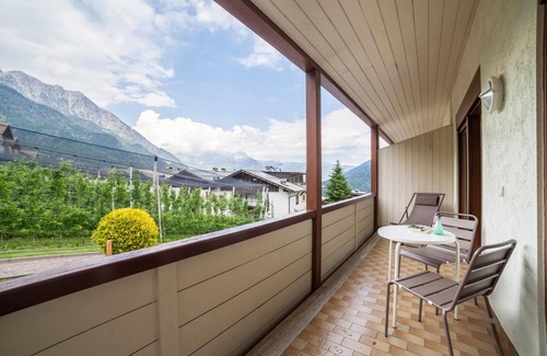 Parcines Apartment | Apartment "Wanda 2" with Wi-Fi, Balcony & Shared Pool