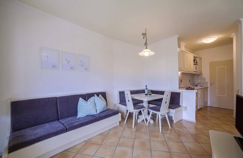 Parcines Apartment | Apartment "Wanda 6" with Wi-Fi, Balcony & Swimming Pool