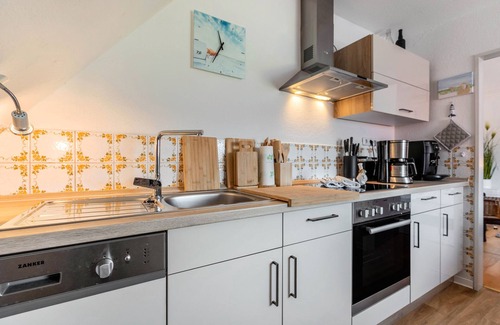 Toenning Apartment | Apartment 'Wattlöwe Tönning' with Private Terrace, Private Garden and Wi-Fi