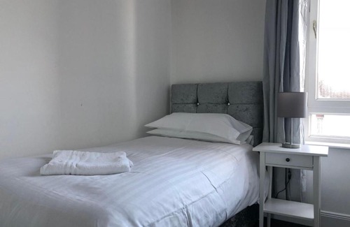 Levenmouth Apartment | Apartment Wellesley