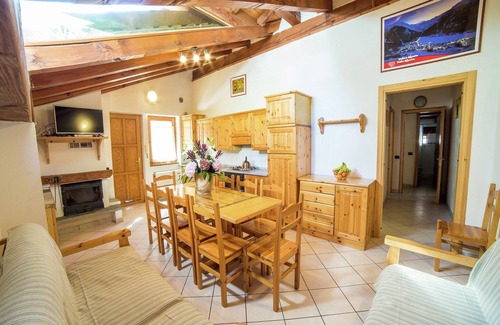 Antey-Saint-Andre Apartment | Apartment with Fireplace