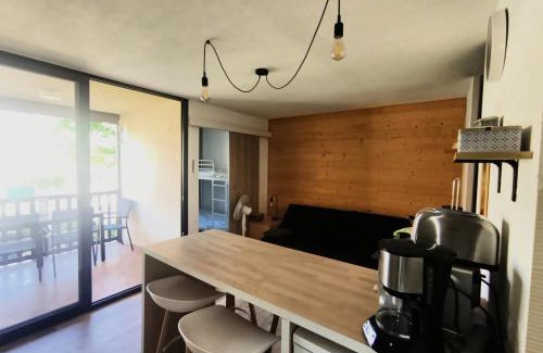 Les Arenes Apartment | Apartment with balcony 800 meters from the sea