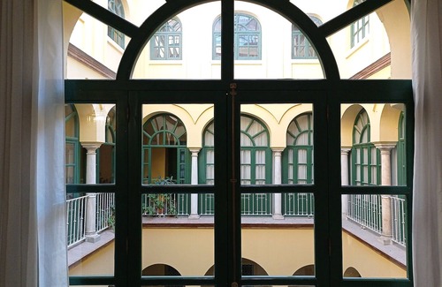 Historical Center Apartment | Apartment with 3 bedrooms, 1 bathroom. 2 min walk from the Cathedral. 5 guests
