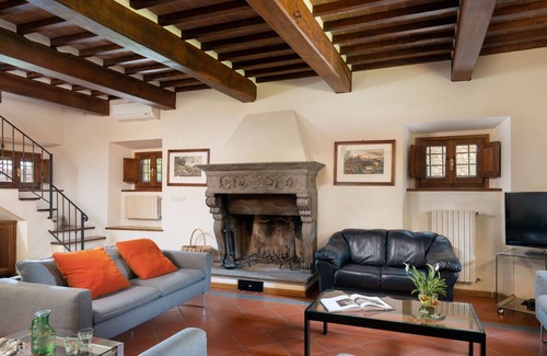 Subbiano Apartment | Apartment with A/C, hot tub, WIFI, sauna, pool, TV, patio, panoramic view, parking, close to Arezzo
