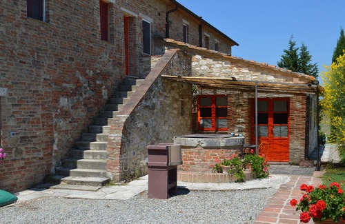 Torre A Castello Apartment | Apartment with beautiful view in the Crete Senesi