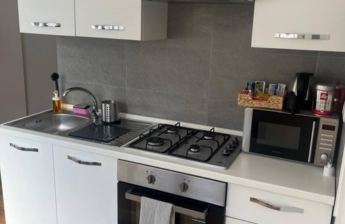 Tuscolano Apartment | Apartment with balcony 5 minutes walk from Metro A