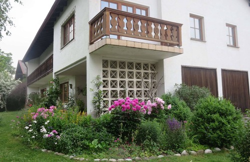 Seeon-Seebruck Apartment | Apartment with balcony and 2 separate bedrooms