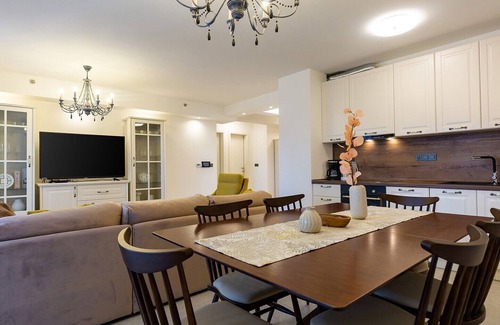 City Center Apartment | Apartment with Balcony No.18 in Nar Residence