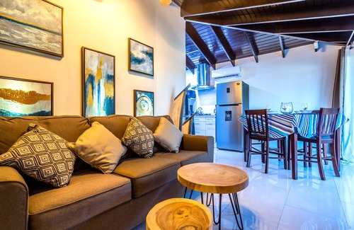 Boroncana Villa | Apartment With Charming Patio+ BBQ Near Beach! Free Util's