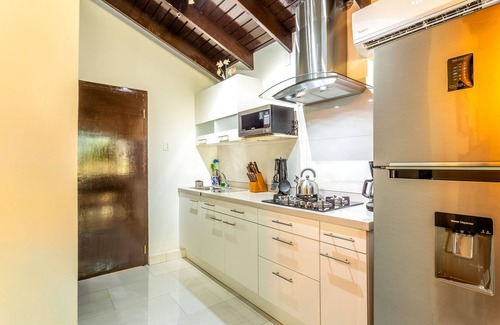 Boroncana Villa | Apartment With Charming Patio+ BBQ Near Beach! Free Util's