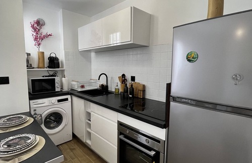 Bois d'Olives Apartment | Apartment with enclosed garden for a "Poz Paradis".