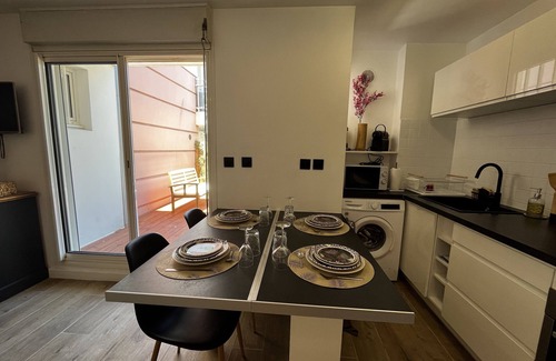 Bois d'Olives Apartment | Apartment with enclosed garden for a "Poz Paradis".