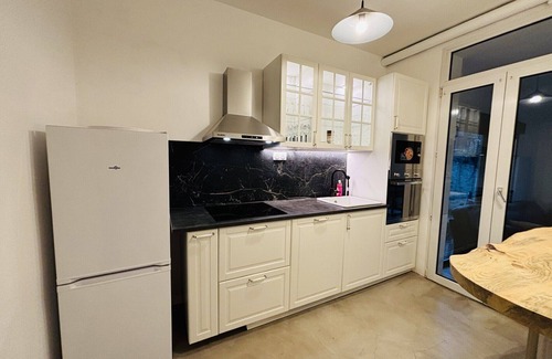 Vitry-sur-Seine Apartment | Apartment with large private garden. Greater Paris.