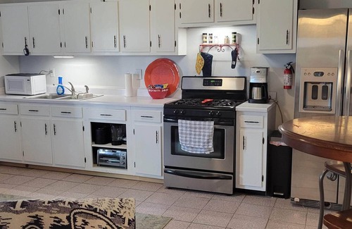Knoxville Apartment | Apartment with full kitchen