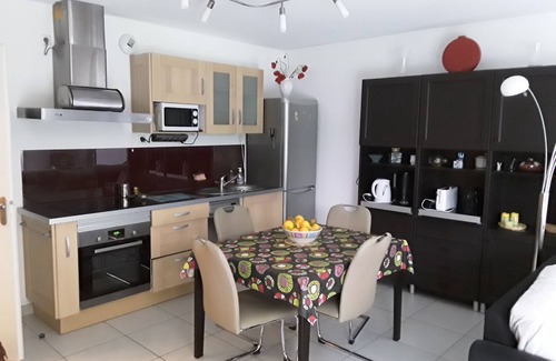 Concarneau Apartment | Apartment with garden, 63 m2, near beach and town, quiet and enclosed