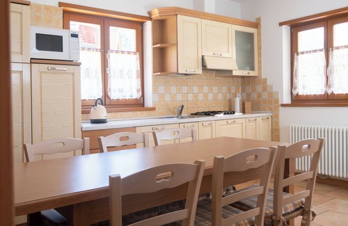 Molveno Apartment | Apartment with garden and lake view
