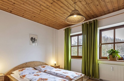 Schoensee Apartment | Apartment with large balcony