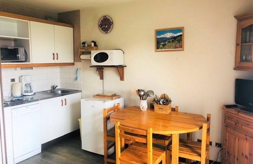 Montalbert Apartment | Apartment with magnificent views at the foot of the slopes