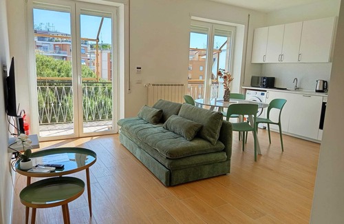 Aurelio Apartment | Apartment with metro and market under the house, close to the Vatican, pet friendly!