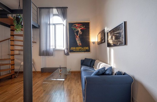 Pisa City Centre Apartment | Apartment with mezzanine on the Lungarno in Pisa