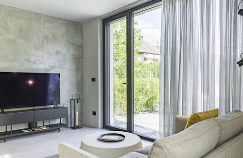 Terlano Apartment | Apartment with Mountain View, Private Garden & Wi-Fi