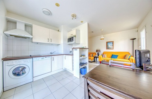 Soulac-sur-Mer Apartment | Apartment with Private Garden, Terrace, and Shared Pool in Soulac-sur-Mer