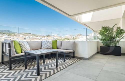 Malaga-Este Apartment | Apartment with parking, gym & terrace by REMS