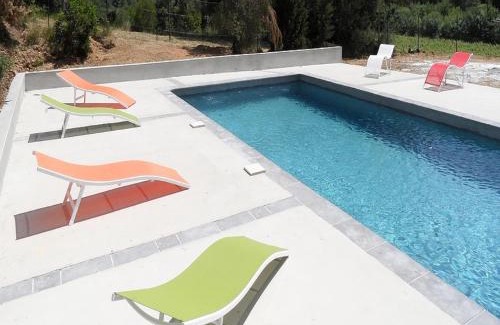 Meze Apartment | Apartment with pool amid vineyards and near the beach