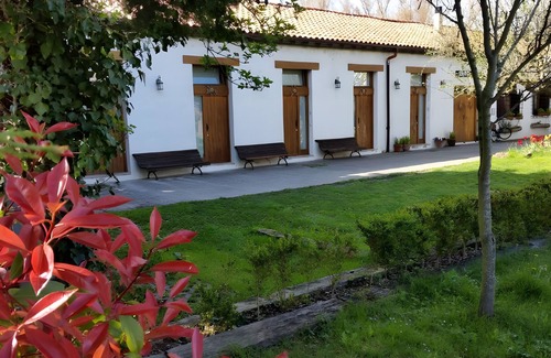 Alsasua Apartment | Apartment with Pool, Barbecue, and Shared Garden in Alsasua